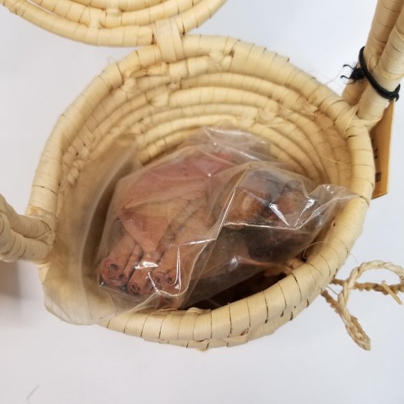 Spice Basket of Sunny Caribbee Spice from Sunny Ca - Picture 7 of 9